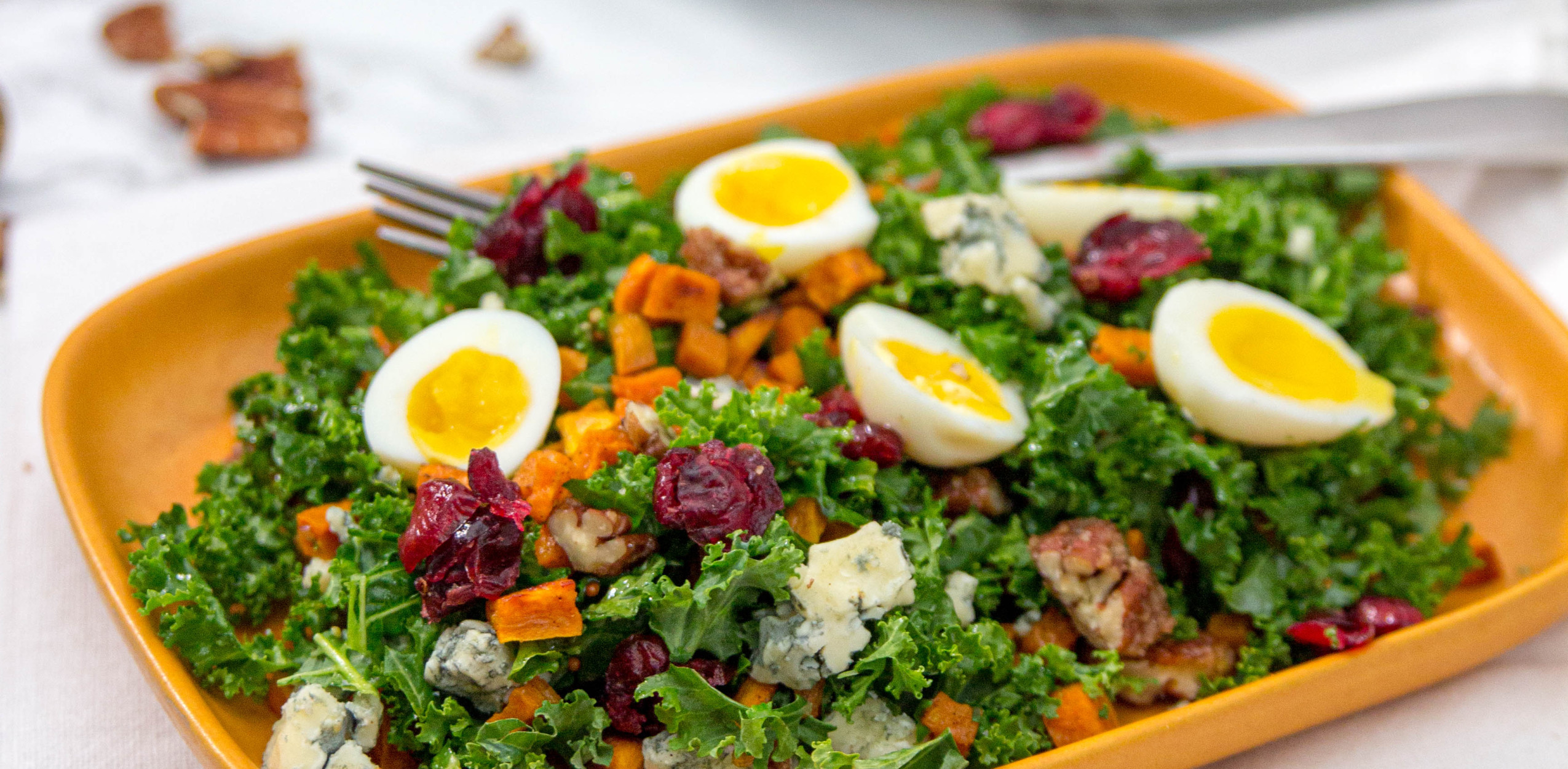 salad with quail eggs