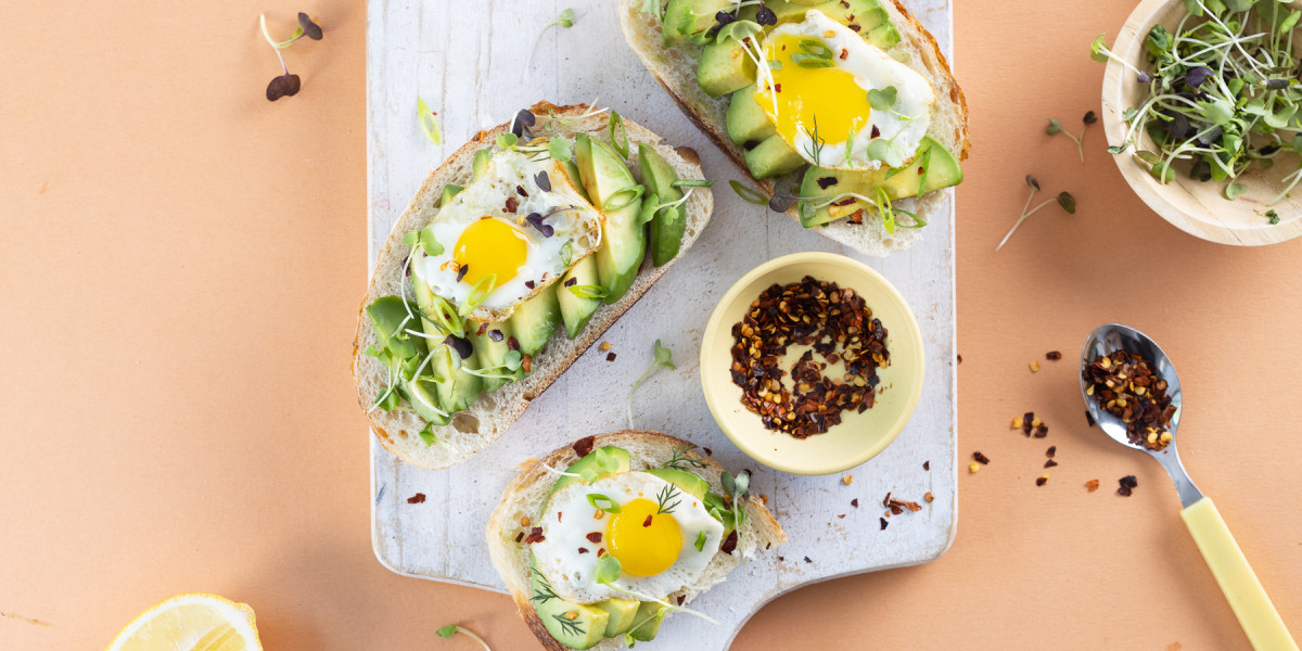 Avocado Toast With Quail Eggs